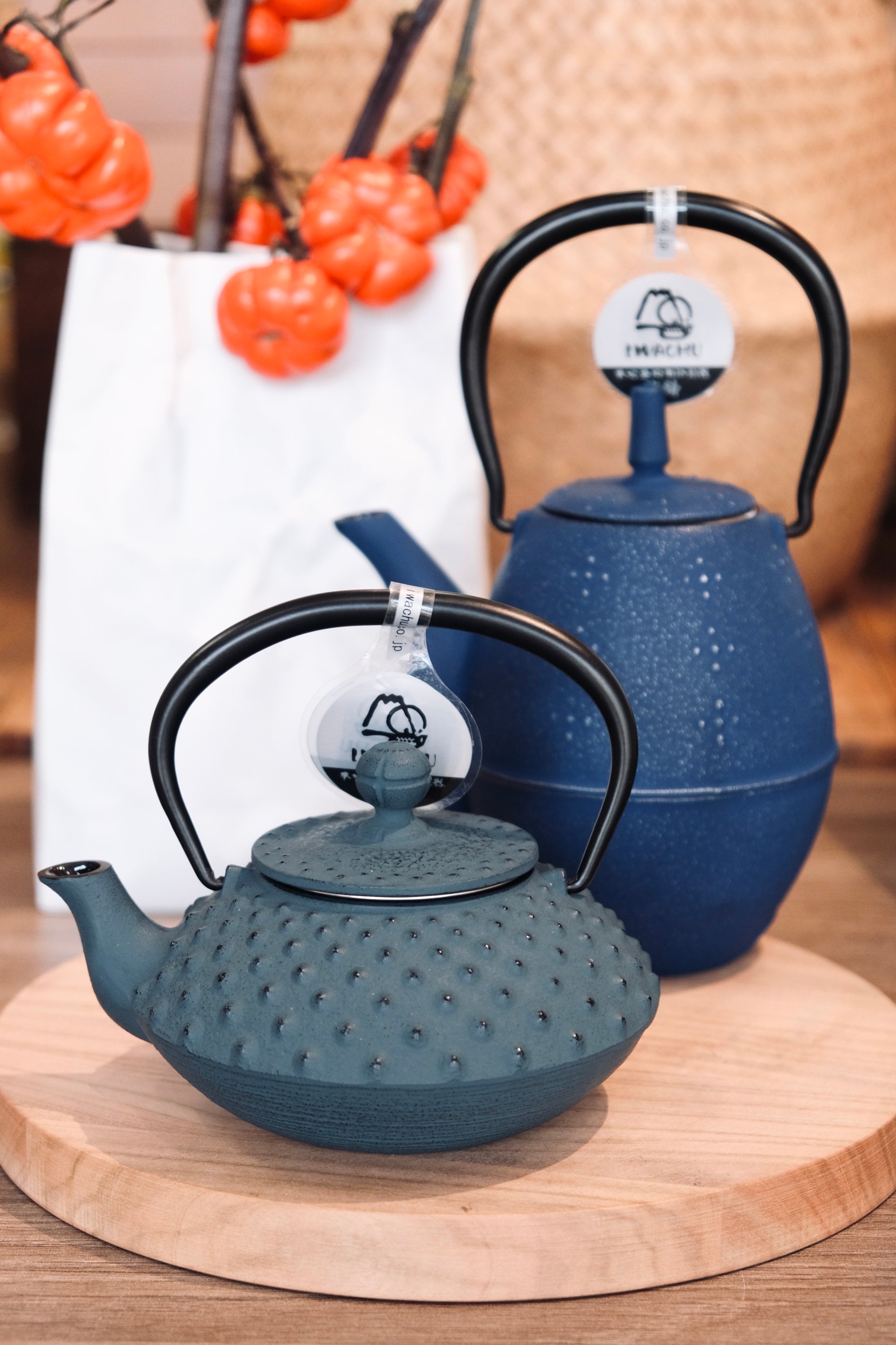 IWACHU Nambu Tekki Cast Iron 600ml Blue Teapot (Gift Box)