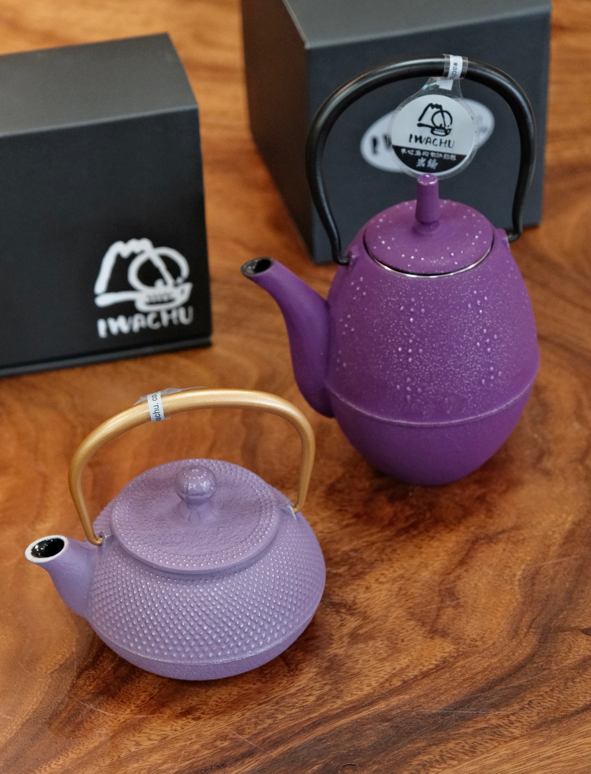 IWACHU Nambu Tekki Cast Iron 600ml Purple Teapot (Gift Box)
