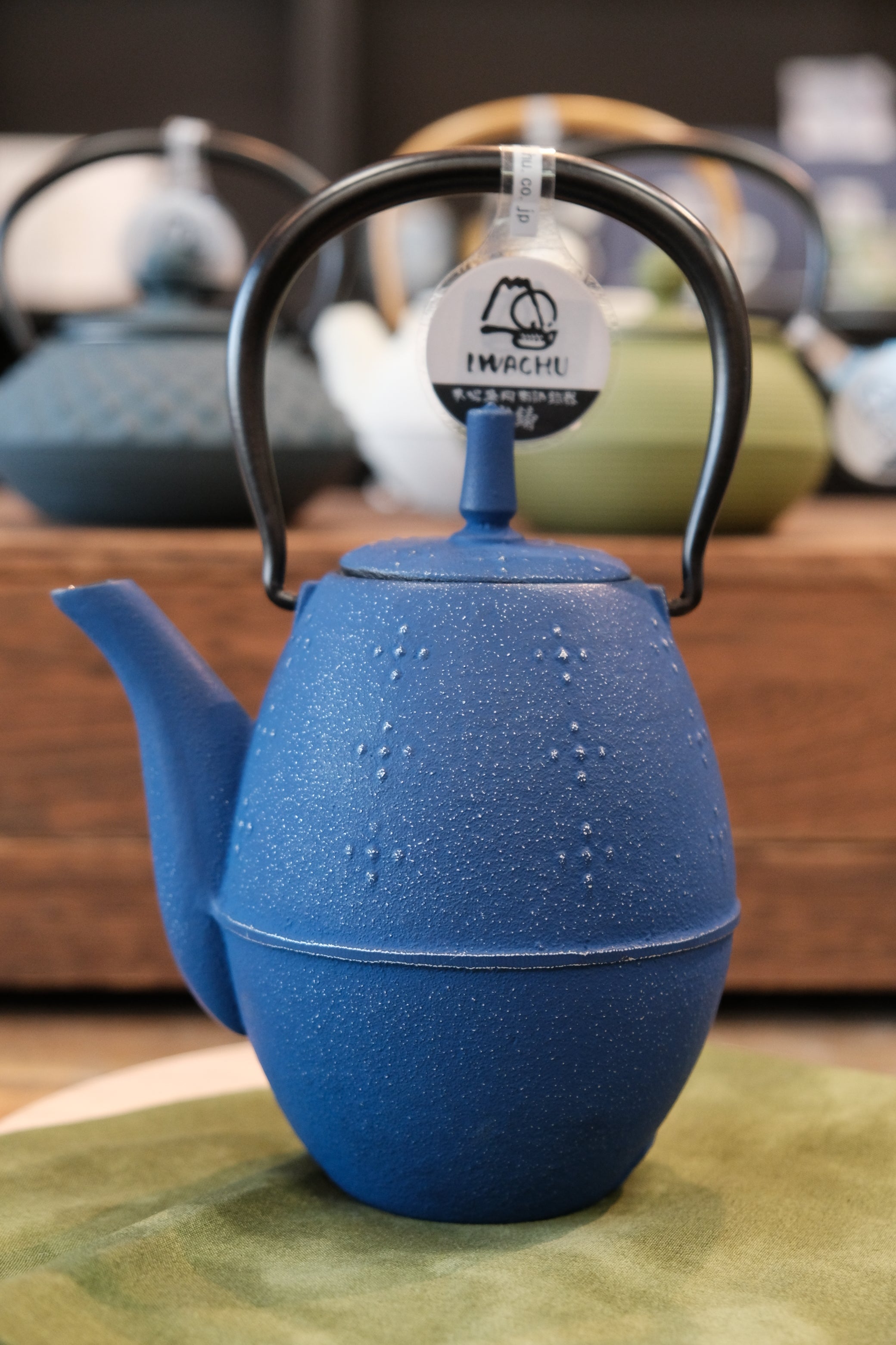 IWACHU Nambu Tekki Cast Iron 600ml Blue Teapot (Gift Box)