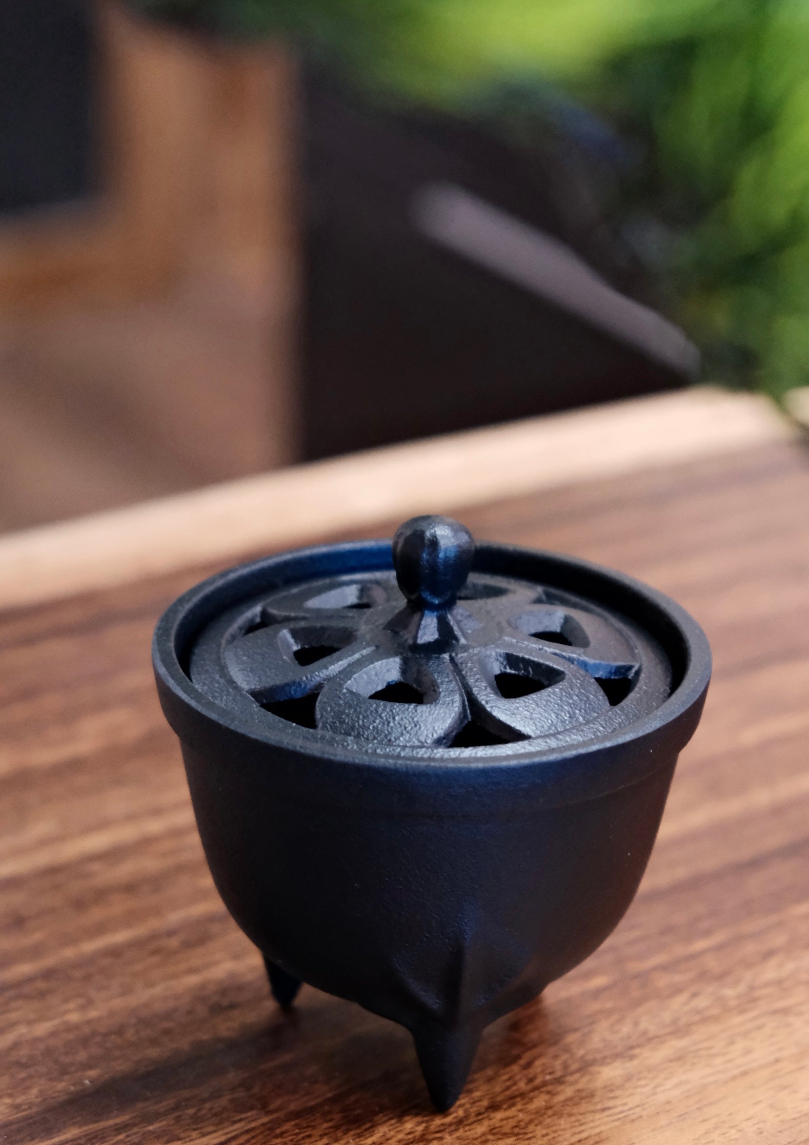 IWACHU Nambu Tekki Cast Iron Season Incense Burner（Gift Box）