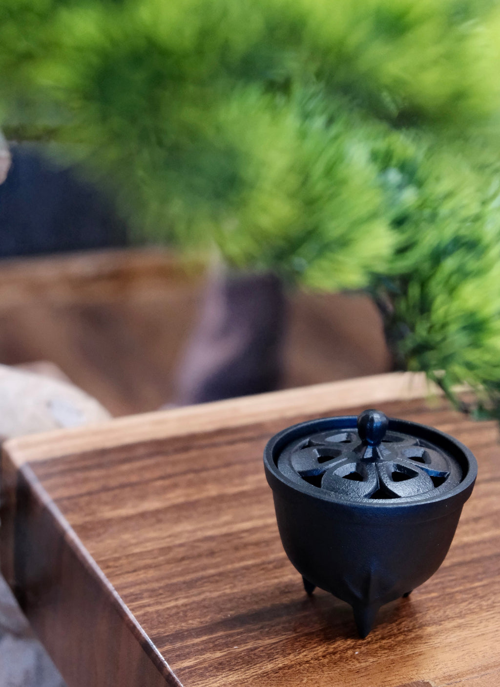 IWACHU Nambu Tekki Cast Iron Season Incense Burner（Gift Box）