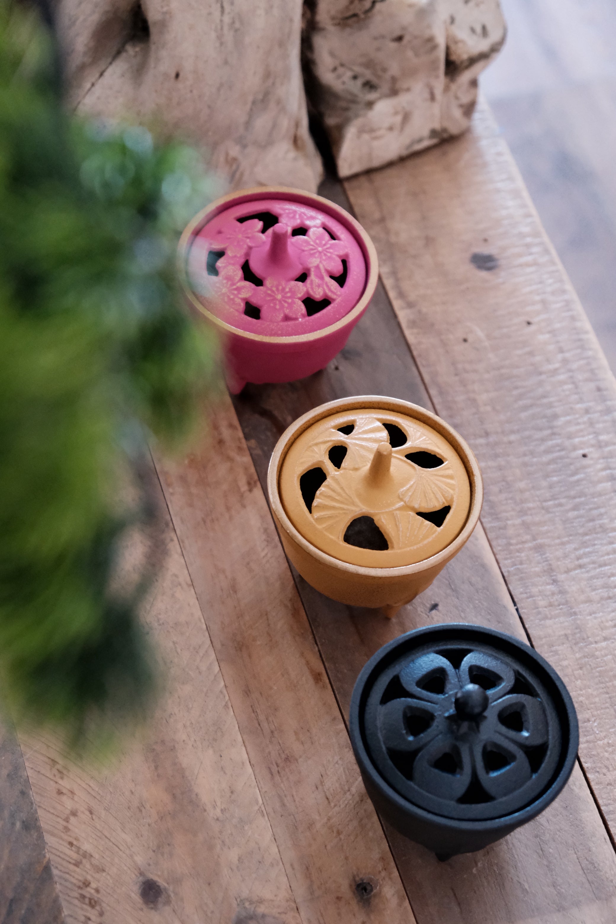 IWACHU Nambu Tekki Cast Iron Season Incense Burner（Gift Box）