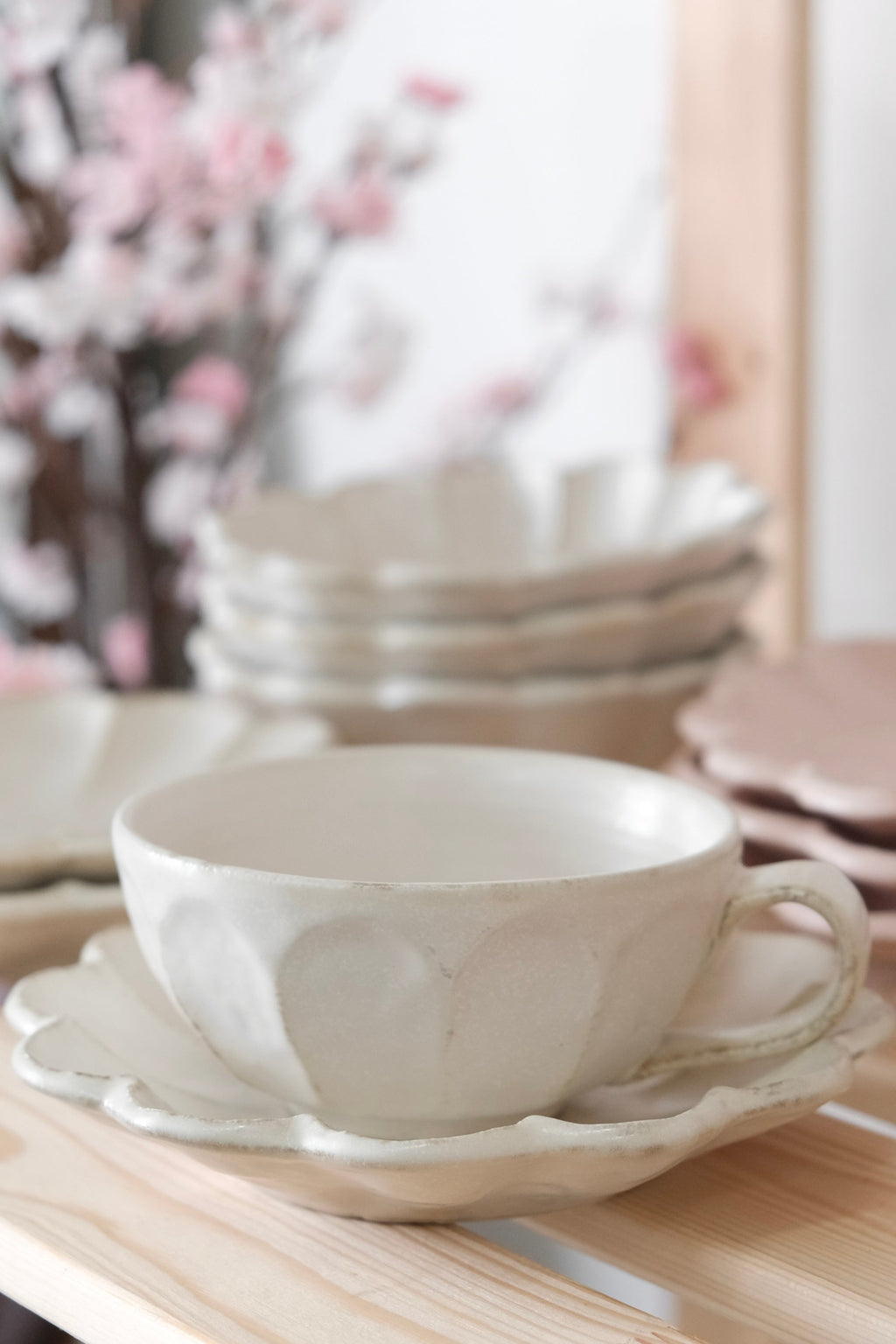 KANEKO KOHYO Rinka Flower Coffee Bowl (Cream)
